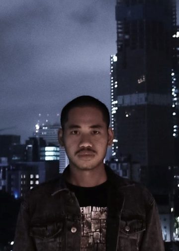 Surya Gemilang, Tentang Sastra, Tentang Kesendirian, Tentang Juara