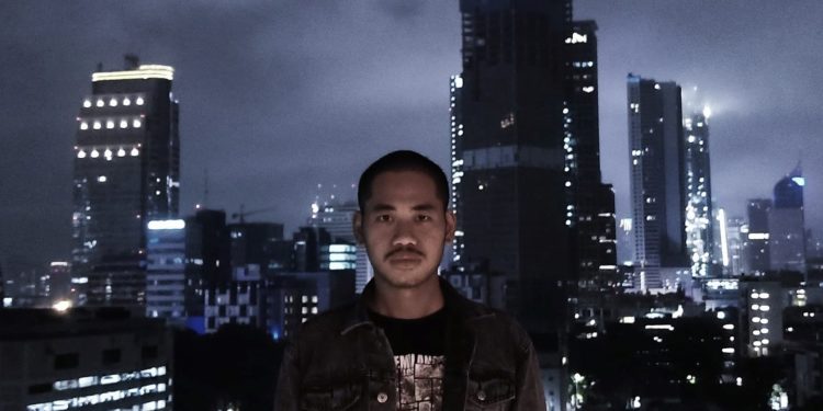 Surya Gemilang, Tentang Sastra, Tentang Kesendirian, Tentang Juara