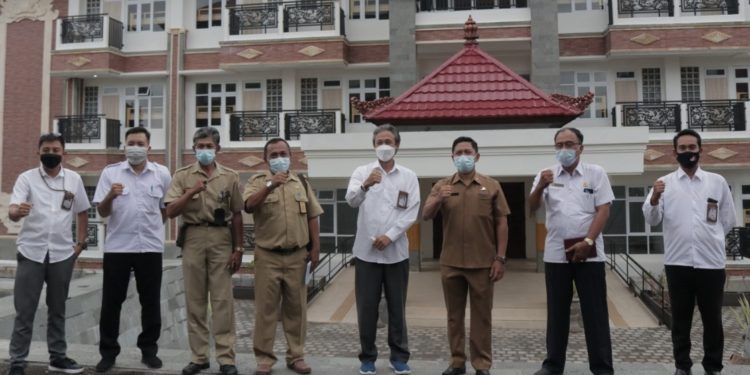 Belum Sempat Ditiduri Mahasiswa, Asrama Baru STAH Mpu Kuturan Jadi Tempat Isoter