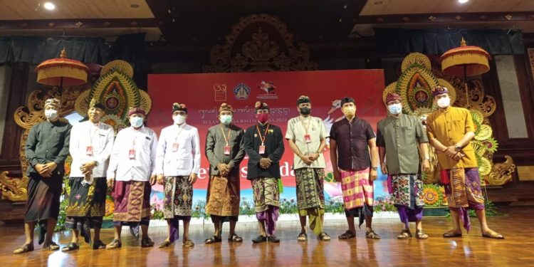 Bendesa Adat Lomba Pidato | Memberi Karakter Pada Bahasa Bali