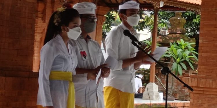 Ketika Siswa SMA di Kota Denpasar Berdebat dalam Bahasa Bali