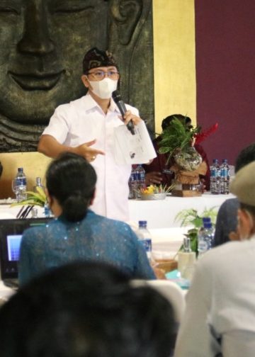Bersinergi Majukan UMKM Buleleng: Kominfosanti Gelar Pelatihan, BRI Beri Modal Usaha