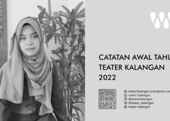 Anak Pupuk Bawang Sedang Memupuk Kebunnya