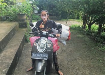 Lisna Baktiari dari Kaliasem | Perempuan Muda Juga Bisa Kelola Bank Sampah