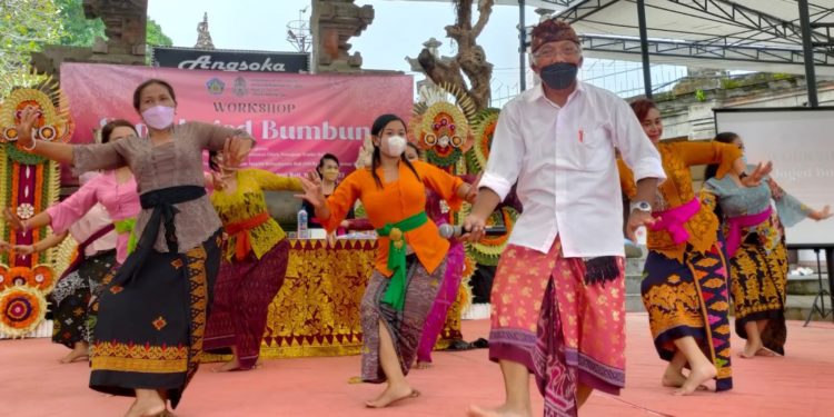 Tiga Upaya yang Sebaiknya Dilakukan Untuk Menyelamatkan Joged Bumbung Klasik
