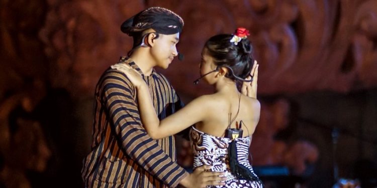 Peraturan Pentas Adalah Tantangan | Catatan Sutradara Teater Rai Srimben SMPN 4 Singaraja