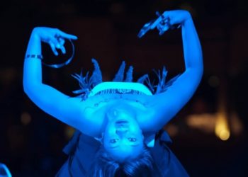 Ruang yang Cair Tanpa Kelekatan Bentuk | Catatan Menonton Srayamurtikanti di Potato Head