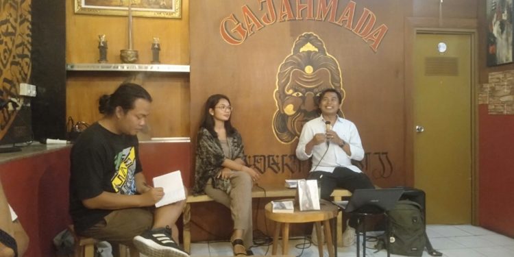 Manik dan Kabut yang Dicarinya | Diskusi Buku “Kota Kabut Walli Jing Kang”