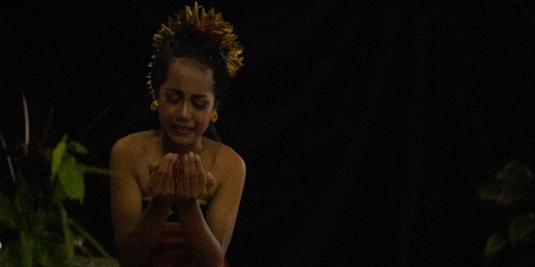 Berpadunya Narasi Ibu dan Spiritual dalam Pentas Sastra Daerah “I Jaum” di Desa Pedawa