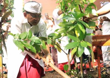 Terus Muliakan Tumbuh-Tumbuhan