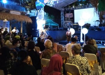 Teater Kalangan dan Lain-lain dalam Opening Night Ubud Food Festival