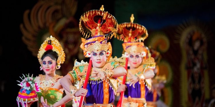 Mebarung Bersama Tiga Sekaa Gong Kebyar Duta Denpasar Tampilkan Fragmen “Amertaning Wimala Bhuana”