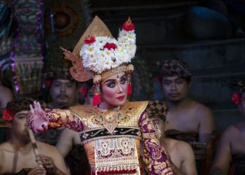 Mendengar Gending Pelegongan Wayan Lotring dari Sekaa Gong Desa Adat Munggu