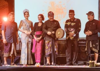 Semua Gembira, Semua Tersenyum | Wagub Cok Ace Buka Ubud Food Festival 2022