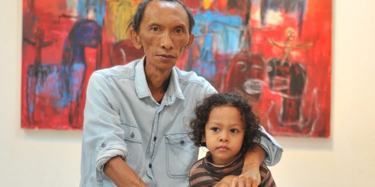 “Cryptic”, Sosok Samar dalam Pameran Tunggal Made Kaek