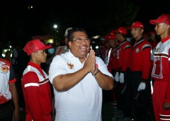 SMAN 1 Singaraja Juara | Bupati Suradnyana: Lanjutkan Tradisi Gerak Jalan 45 Kilometer