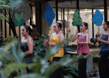 Aghumi: Tarot dan Teater, Menceritakan Simbol-simbol