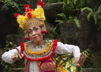 Ni Wayan Latri, Legenda Mantri Manis Arja Keramas