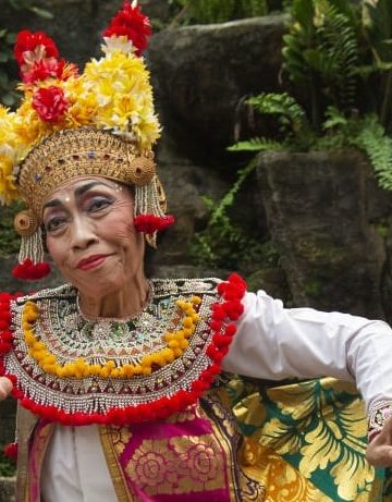 Ni Wayan Latri, Legenda Mantri Manis Arja Keramas