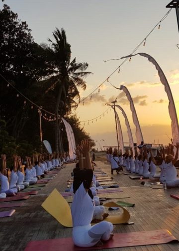 Pagi di Sanur, Yoga Pagi yang Hening