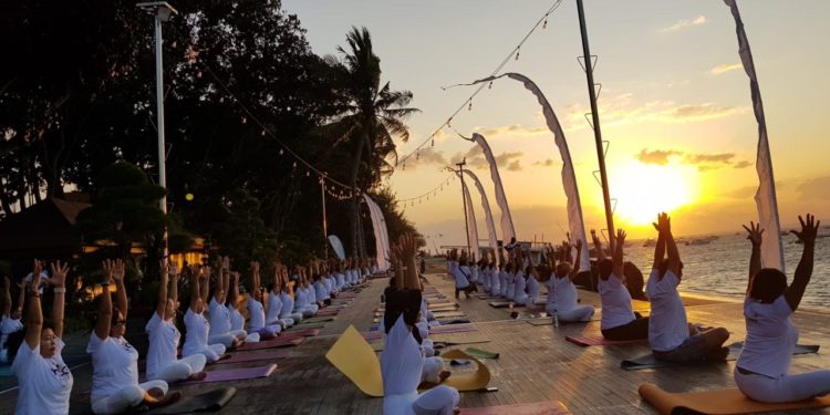 Pagi di Sanur, Yoga Pagi yang Hening