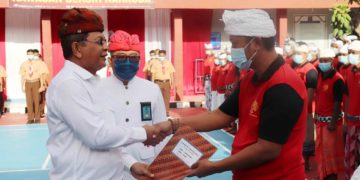 Wabup Sutjidra Serahkan Remisi untuk 205 Warga Binaan Lapas Singaraja