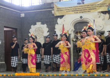 Mahasiswi Undiksha Ajak Disabilitas Lantunkan Gamelan Mulut dan Menari Pendet