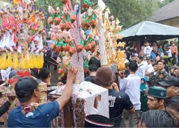 Pawai Maulid Nabi di Desa Pegayaman, Semarak di Tengah Hujan
