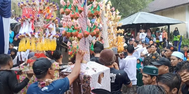 Pawai Maulid Nabi di Desa Pegayaman, Semarak di Tengah Hujan