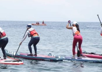 Stand-up Paddle di Desa Les: Berdiri di Lautan, Berjalan-jalan di Daratan