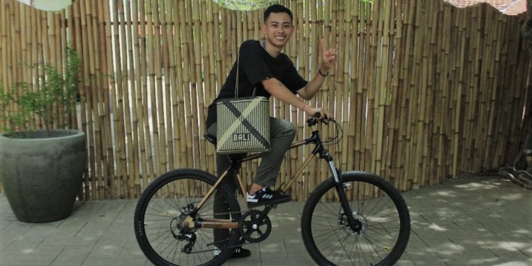 Guntur Juniarta dan Mai Kubu, Branding Anak Muda dari Anyaman Bambu Tigawasa