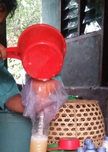 Ketut Kertiyasa dari Desa Les, Menjual Juruh, Tuak dan Rengginang Hingga Sumatera