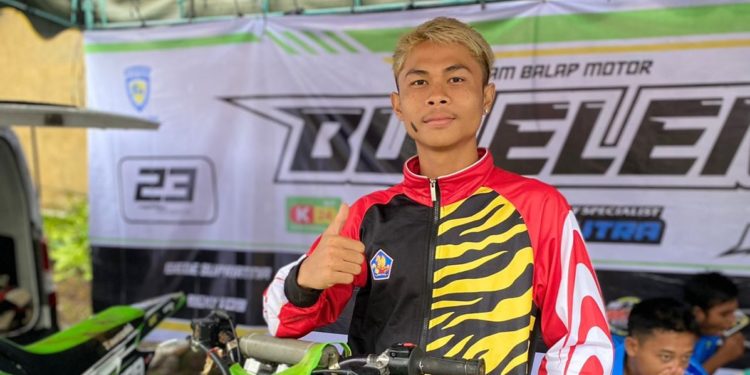 Medali Emas Motocross Buleleng Dipersembahkan oleh Gede Ferry Pratamayasa