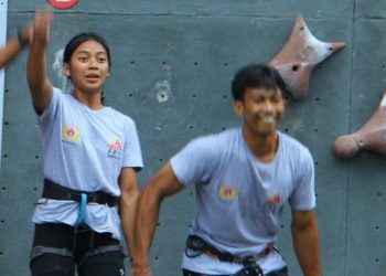 Pasangan Enggi Merta Darsana dan Adi Asih Tambah Medali Emas Cabor Panjat Tebing Untuk Buleleng