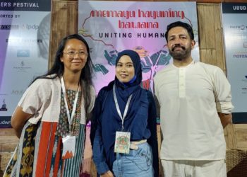 UWRF: Bulan yang Mendarat di Beranda