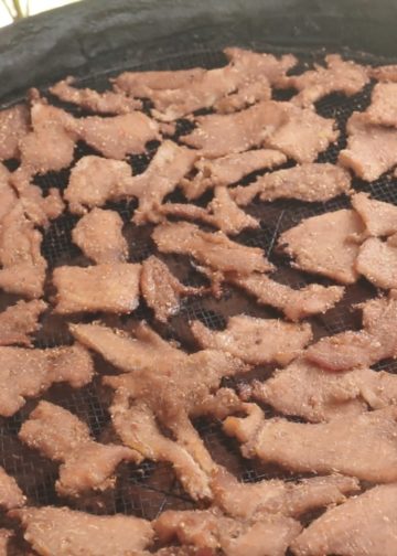 Dendeng Asap Babi Hitam dari Desa Panji, Nyaem, Nyaem…