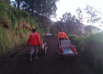 Menuju Kawah Ijen, Memandang Langit, Bersama Taxi Ijen