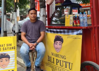 Lulus Kuliah Tak Pulang, Putu Angga Mayobhayu Jual Sate Lilit di Kota Malang