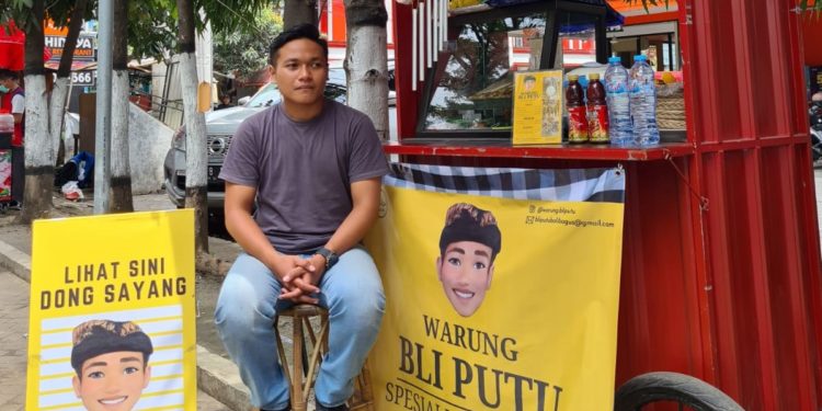 Lulus Kuliah Tak Pulang, Putu Angga Mayobhayu Jual Sate Lilit di Kota Malang