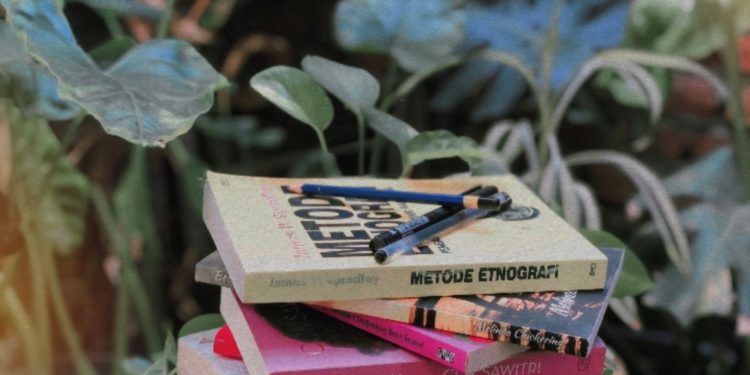 Gagal (Paham) Menulis Esai | Tanggapan Atas Esai I Wayan Artika