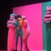 Dunia Tak Selalu Hitam-Putih, Bisa Juga Hijau-Pink | Ulasan Pertunjukan Maas Theater en Dans di Indonesia