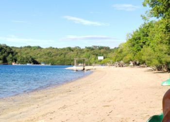 Pantai Pasir Putih di Buleleng Barat, Tempat Asyik Untuk Pacaran Sehat
