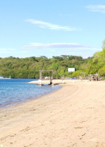 Pantai Pasir Putih di Buleleng Barat, Tempat Asyik Untuk Pacaran Sehat