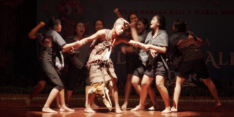 Drama Bali Modern di Bulan Bahasa Bali: Ada yang Total, Ada yang “Belum Drama”