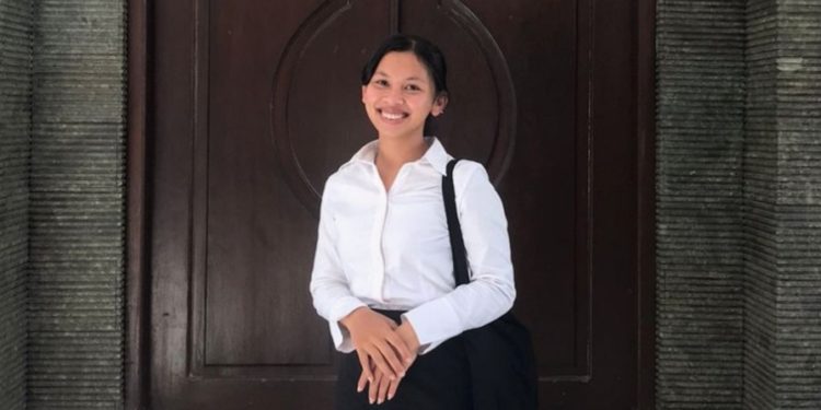 Juni Widiantari, Mahasiswi Akhir Undiksha, Jadi Pengawas Pemilu di Desa Tigawasa