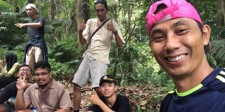 Hutan Landep: Ada yang Merusak, Ada yang Merawat