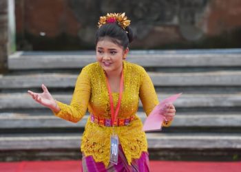 Putu Renaisan Juara Baca Puisi Bali Anyar di Bulan Bahasa Bali