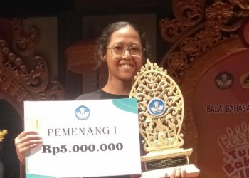 Dwi Adelina dari SMPN 2 Sawan, Wakil Bali di Festival Tunas Bahasa Ibu Tingkat Nasional