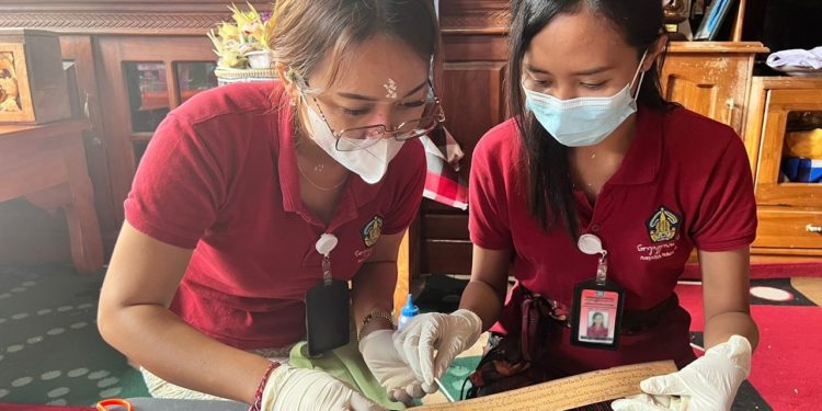 Lontar Dharma Laksana Alaki Rabi, Salah Satu Lontar di Rumah Bendesa Adat Buahan-Kintamani