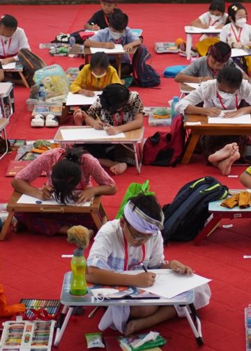 Anak-anak Hindu dan Muslim Berbaur dalam Lomba Menggambar “Satua Bali”